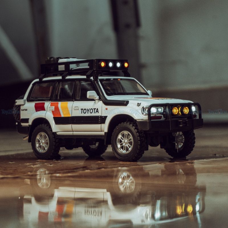 Mô hình xe Toyota Land Cruiser LC80 Off-Road 1:24 CHEZHI