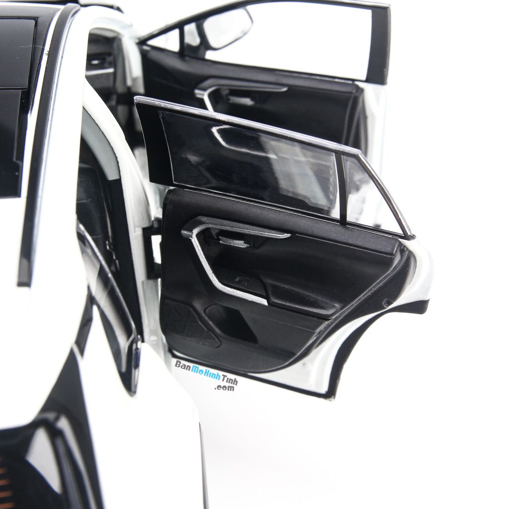 Mô hình xe Toyota RAV4 2019 White 1:18 Dealer