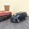 Mô hình xe Toyota Sienna 2022 1:18 Dealer