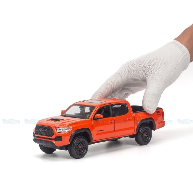 Mô hình xe Toyota Tacoma TRD Pro 2023 1:27 Maisto