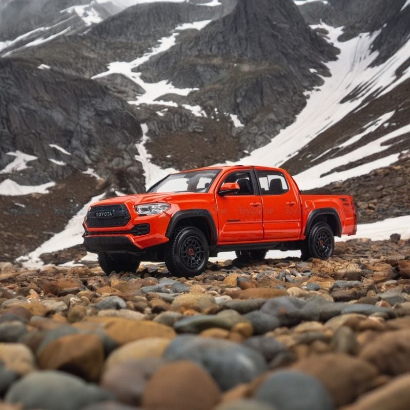 Mô hình xe Toyota Tacoma TRD Pro 2023 1:27 Maisto