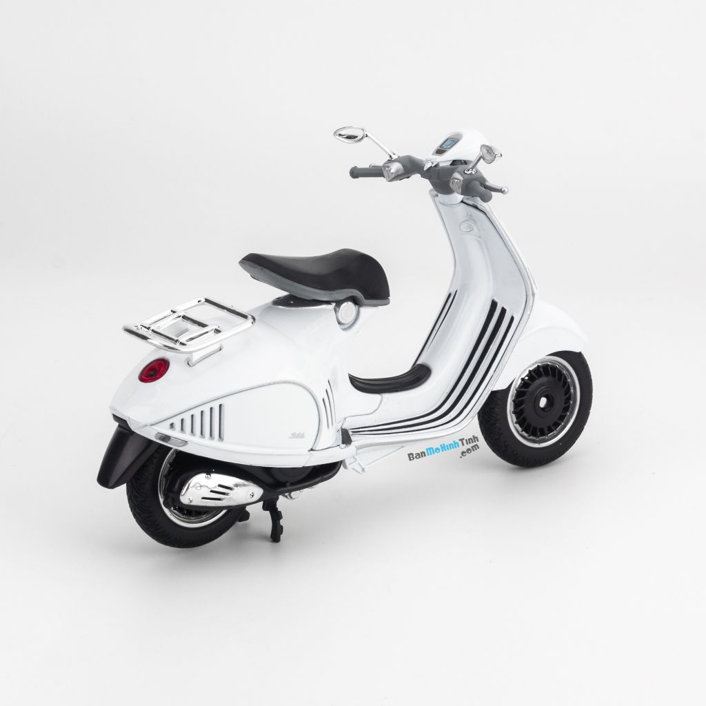 Cận cảnh Vespa 946 Christian Dior giá gần 700 triệu đồng tại Việt Nam