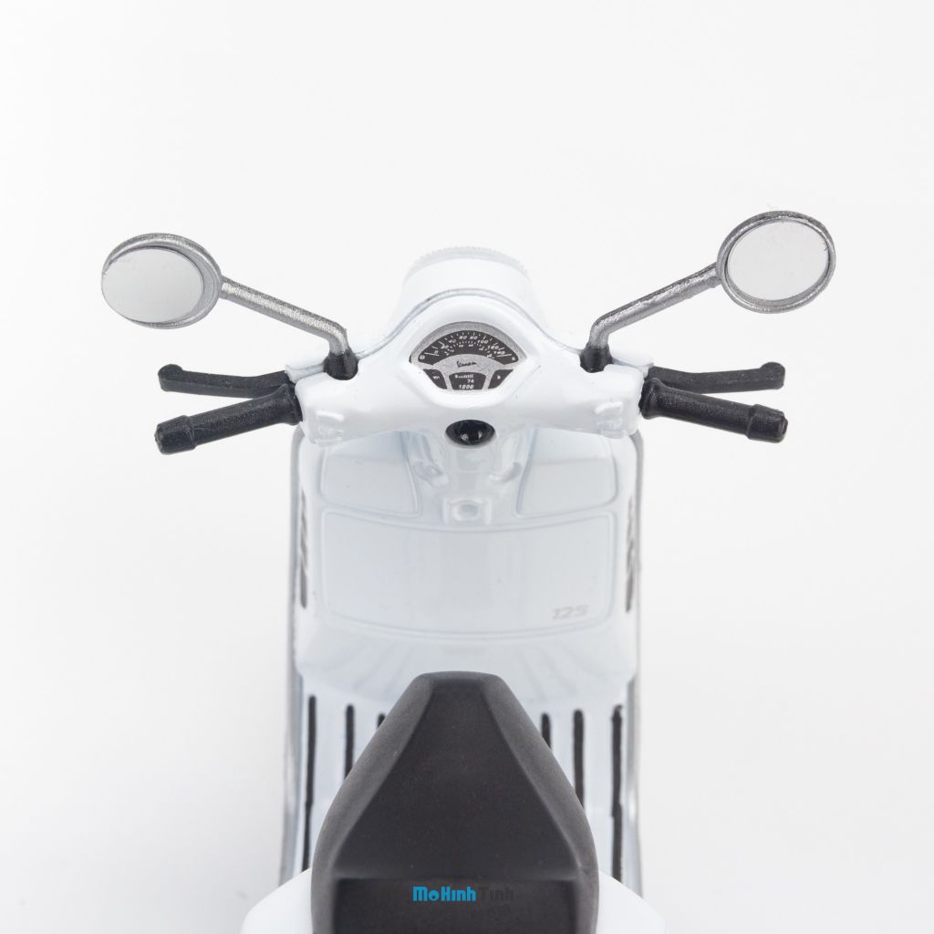 Mô hình xe Vespa GTS 125cc 2017 1:18 Welly White (6)