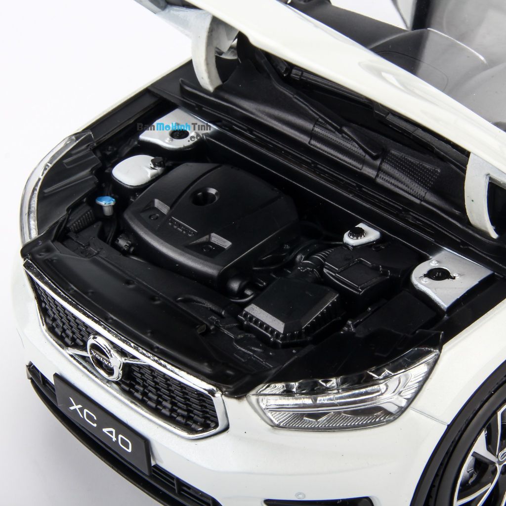 Mô hình xe Volvo XC40 1:18 Dealer White (6)