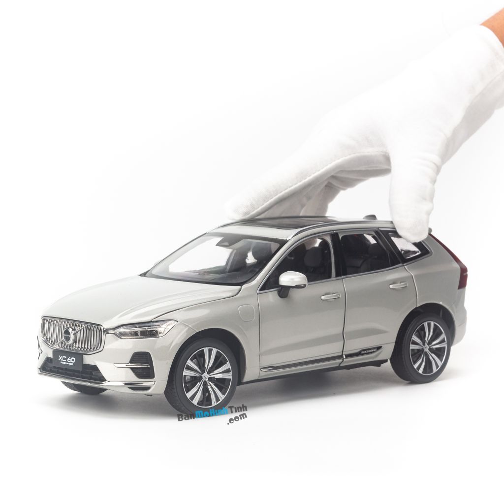 Mô hình xe Volvo XC60 Recharge 2022 1:18 Dealer