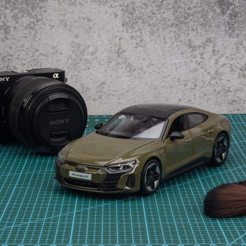 Mô hình xe Audi RS e-tron GT 2022 1:25 Maisto
