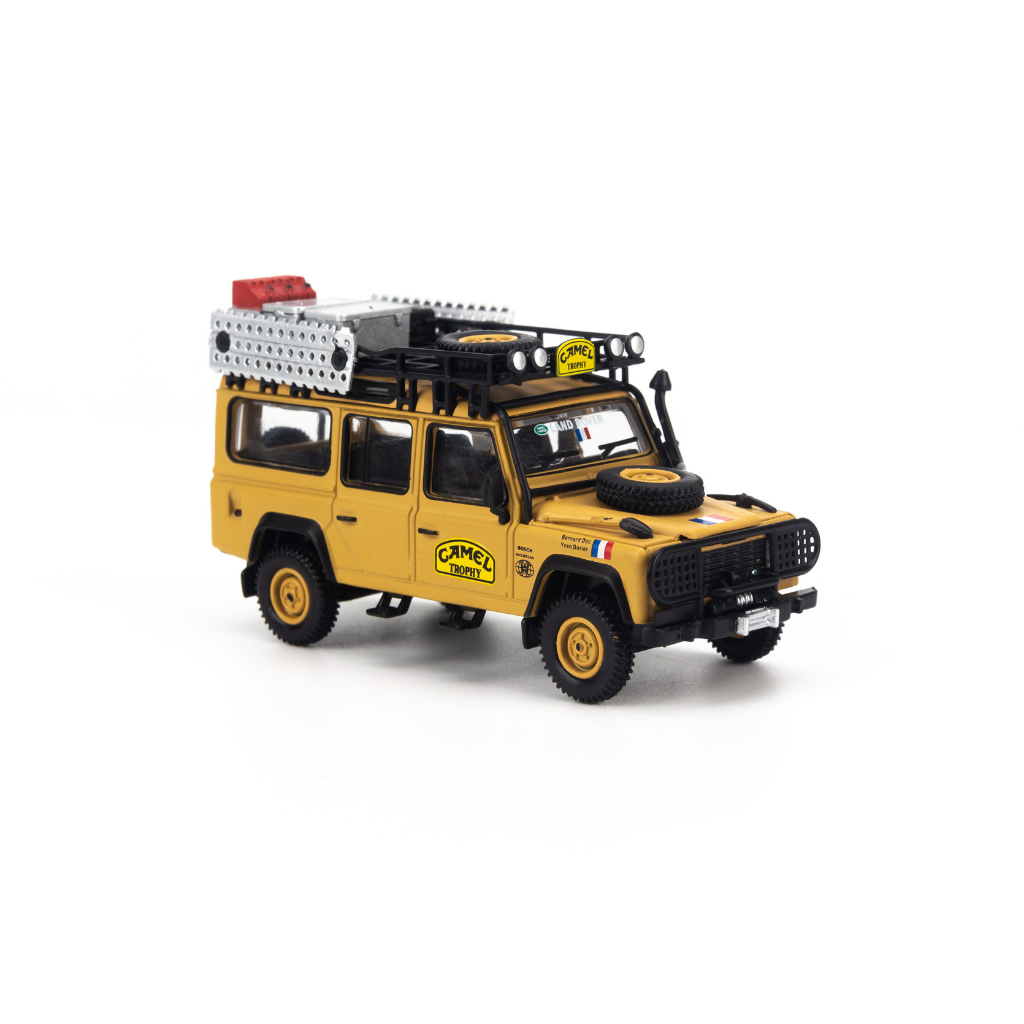 Mô hình xe Land Rover Defender 110 1989 Camel Trophy Amazon 1:64 MiniGT