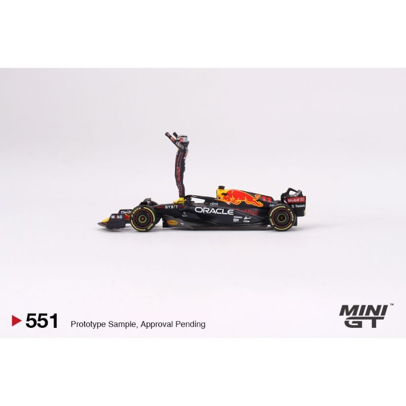 Mô hình xe F1 Oracle Red Bull Racing RB18 #11 Sergio Pérez 2022 Monaco Prix Winner 1:64 MiniGT