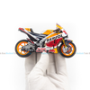 Mô hình xe mô tô Honda Repsol Red Bull Factory Racing MotoGP 1:18 Maisto