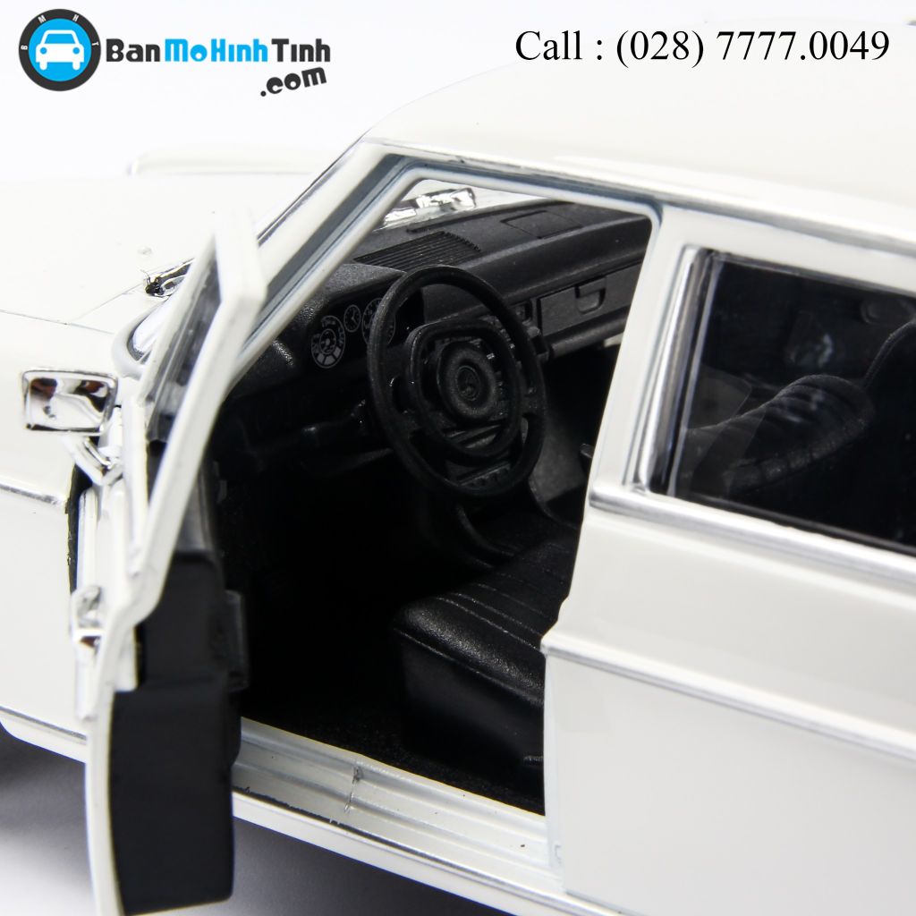 Mô hình xe Mercedes Benz 220 1:24 Welly