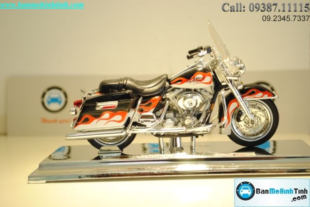  Mô hình xe mô tô  Harley FLHRCI Road King Classic 2001 1:18 Maisto 