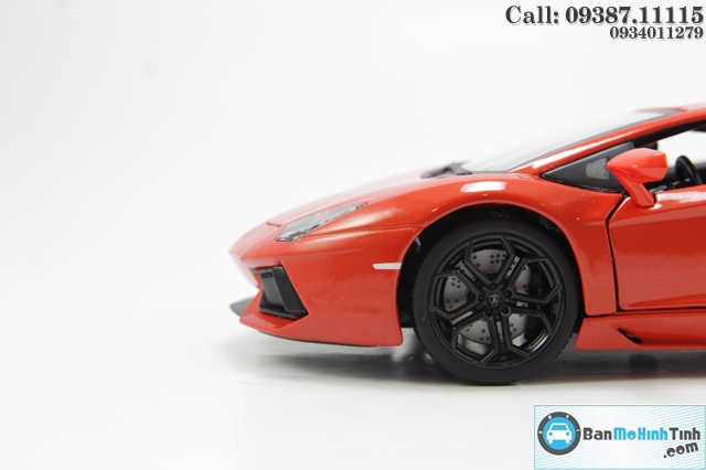 MÔ HINH XE LAMBOGHINI AVENTADOR LP 700