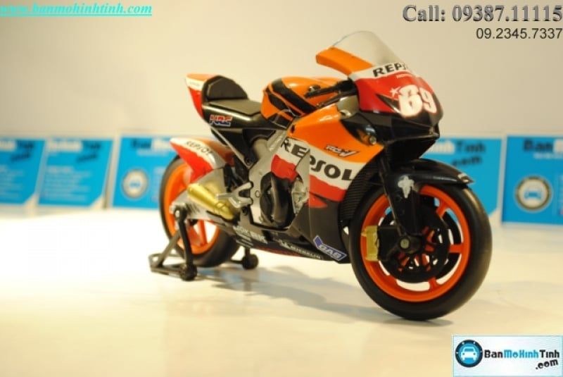  Mô hình xe mô tô  Honda RC212V No.69 Nicky Hayden 2011 1:12 Newray 