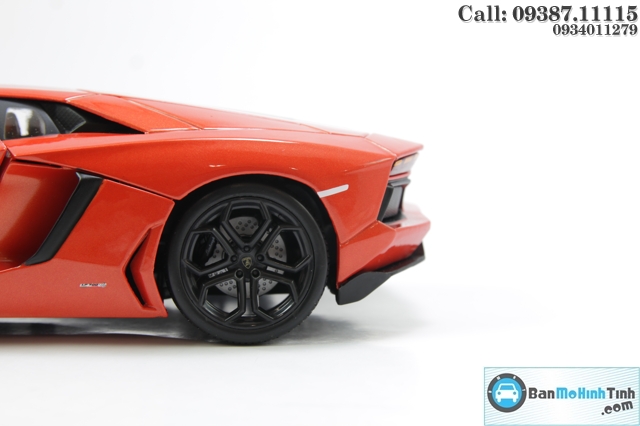 MÔ HINH XE LAMBOGHINI AVENTADOR LP 700