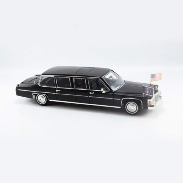  Mô hình xe 1983 Cadillac President Limouse Black 1:24 Yatming- 24098 