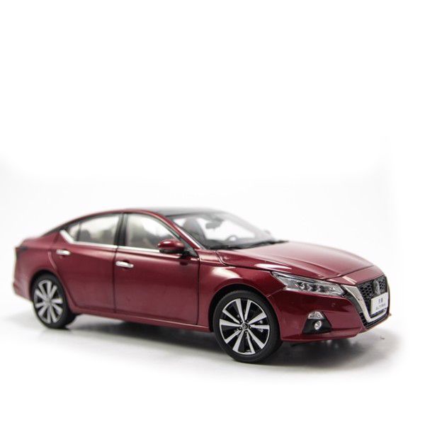 Mô hình xe Nissan Altima Red 1:18