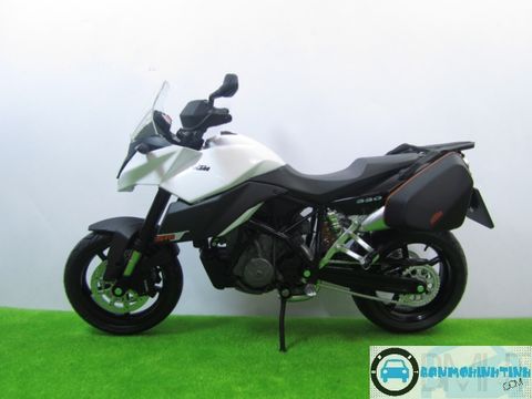 Mô hình mô tô KTM 990 SMT White 1:12 - Joycity