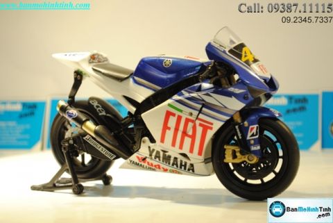 Mô hình xe mô tô  Yamaha YZR-M1 No 46 Valentino Rossi 2007 1:12 Newray