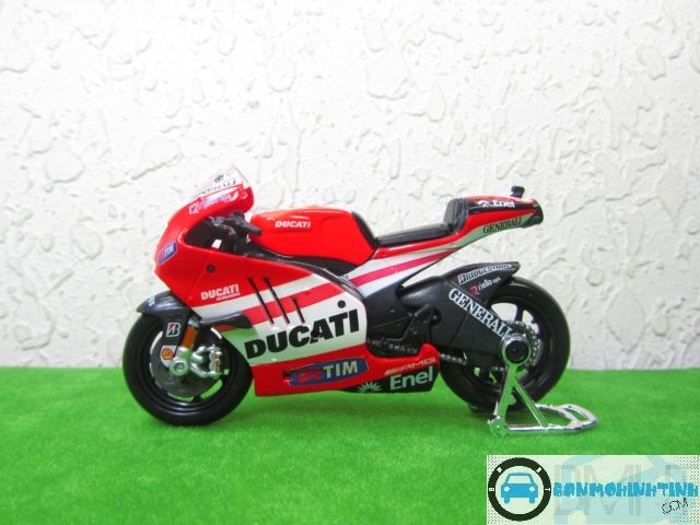  Mô hình xe mô tô  Ducati GP No.69 2011 1:18 Maisto 