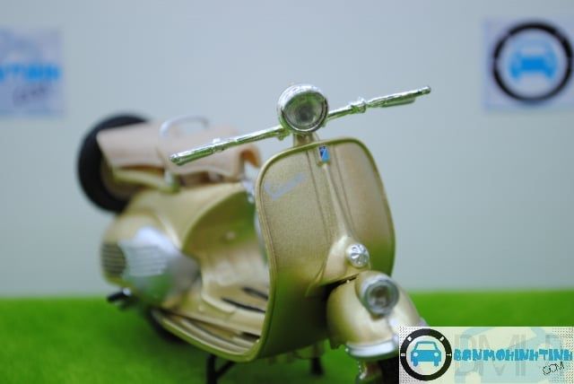  Mô hình xe Vespa Hoffmann Konigin 1954 1:18 Maisto 