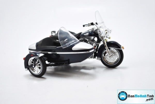  Mô hình xe mô tô H-D FLHRC Road King Classic 2001 1:18 Maisto 