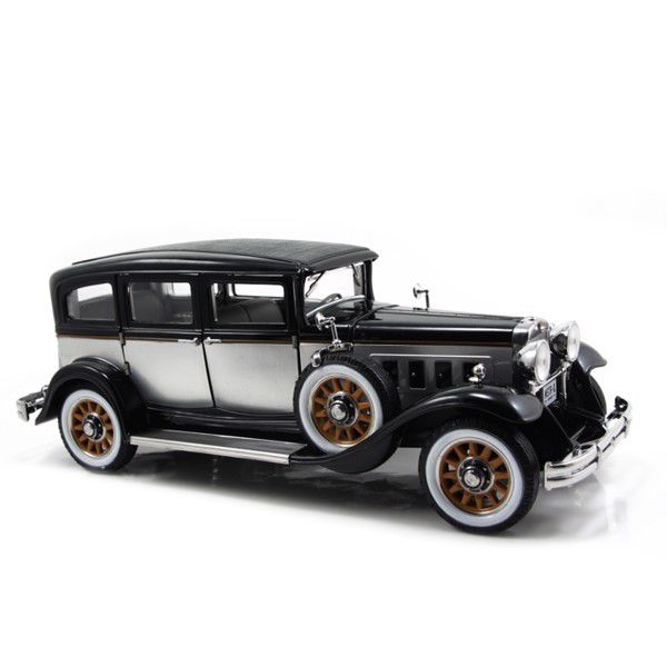  Mô hình xe Peerless Master 1931 1:18 Auto World 