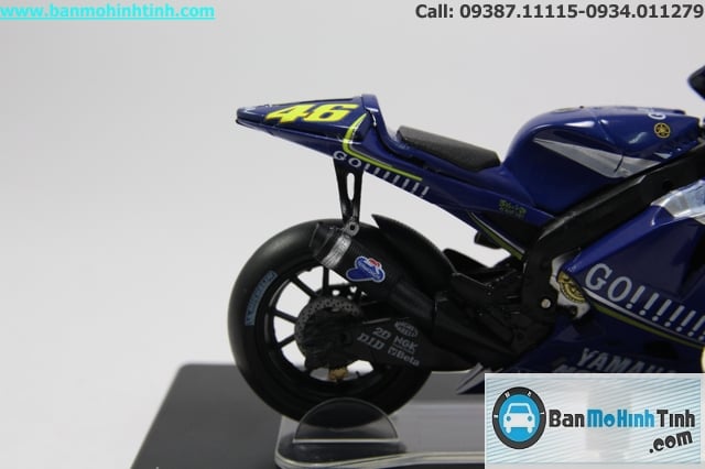 YAMAHA YZR M1 WORLD CHAMPION 2005 MO HINH MOTO YAMAHA YZR M1 WORLD CHAMPION 2005