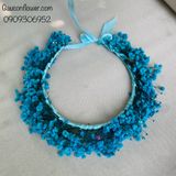 Vòng hoa đội đầu màu xanh