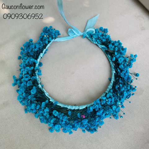 Vòng hoa đội đầu màu xanh