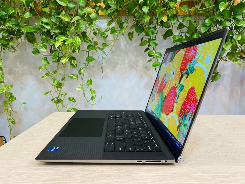 Laptop đồ họa Dell Precision 5560 CPU i7 1185H/RAM 16Gb/SSD Nvme 512Gb/VGA  NVIDIA RTX A2000 w/4GB/LCD 15.6