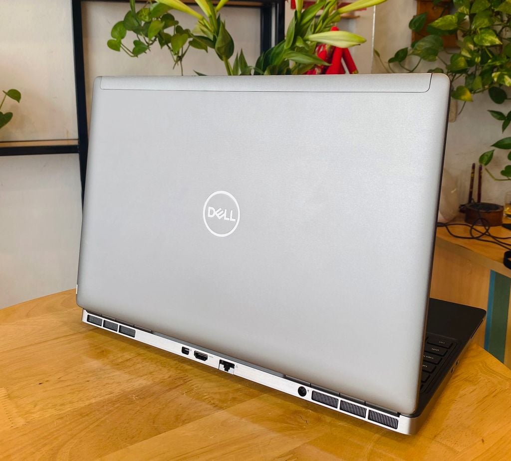 Laptop đồ họa Dell Precision 7560/CPU: i7-11850H |RAM 32Gb | SSD Nvme 512Gb | VGA NVIDIA Quadro T12000 GDDR5 4 GB |LCD 15.6' FHD 1920 x1080, | 6-cell, 68 WHr, Lithium-ion |WIN 10 Bản Quyền