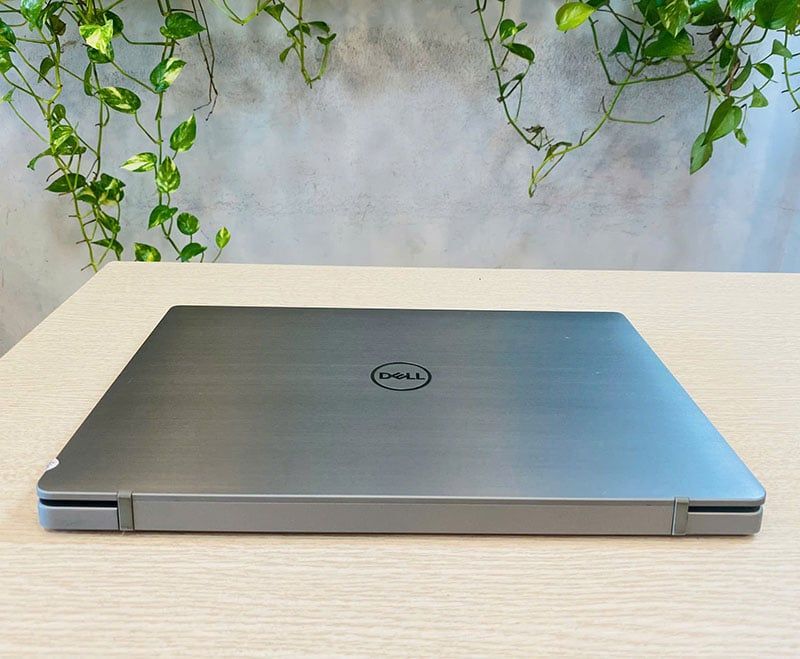 Dell Latitude 7400 Sliver /CPU: Intel® Core™ i7-8665U / RAM VI 16G/ SSD Nvme 256/ LCD 14' FHD/ Hệ điều hành WIN 10, Linew