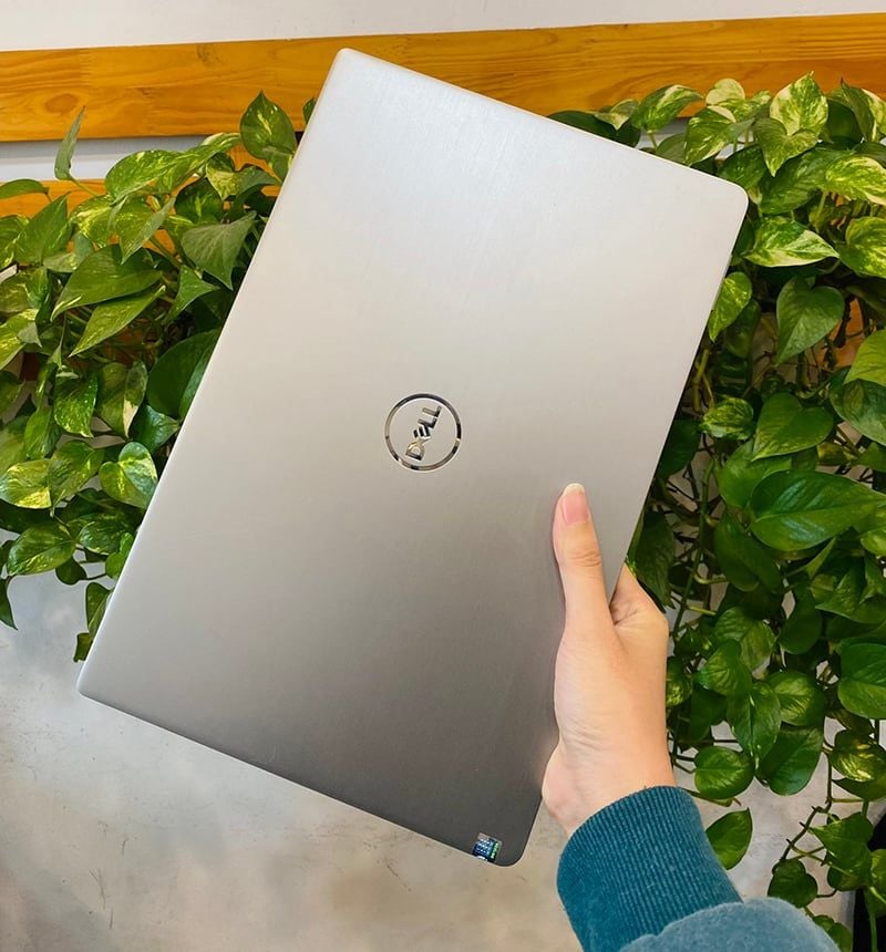 Laptop Dell Latitude 7420 Sliver Nhôm/Core i5 1145G7/Memory 16 GB: 3733 MHz/SSD Nvme 256Gb/LCD 14-inch. Full High Definition/Batery 3-cell, 42 WHr/Linew /Trọng lượng 1,31Kg/ WIN 11 bản quyền