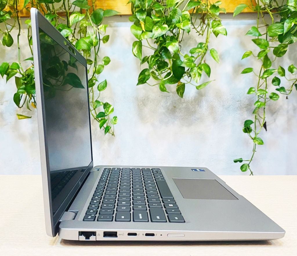 Dell Precision 3480 CPU: Intel Core i7-1370P 14 Cores, 20 Threads/Memory 32Gb/SSD Nvme 1TB/LCD 14