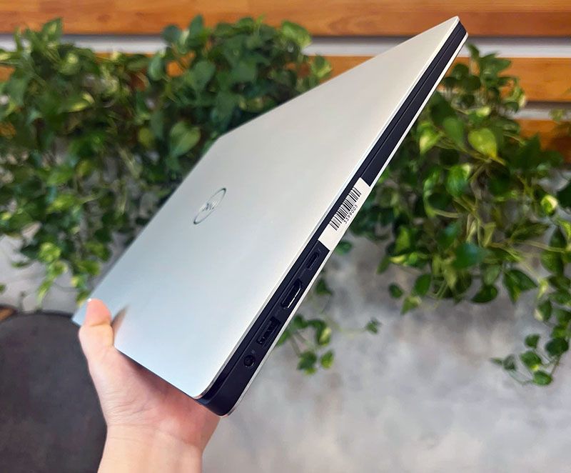 Laptop đồ họa Dell Precision 5530 CPU Core i7 8850H/RAM 16G Max up date 64G/SSD Nvme 512Gb/VGA NVIDIA Quadro P1000 4G/LCD 15.6-inch UltraSharp FHD IPS (1920x1080)  Guarantee (72% color gamut)