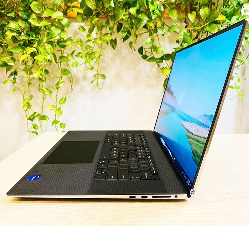 Dell Precision 5760 i7-11850H  - 32GB, DDR4, 3200MHz -NVIDIA RTXTM A2000, 4 GB, GDDR6 - 17-inch, WLED FHD+, 1920 x 1200, 60 Hz, Anti-Glare,Non-touch,sRGB 100% min,500 nits Linew