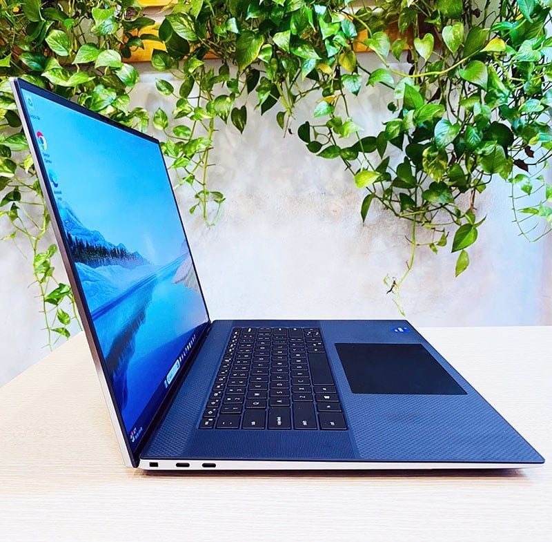 Dell Precision 5760 i7-11850H  - 32GB, DDR4, 3200MHz -NVIDIA RTXTM A2000, 4 GB, GDDR6 - 17-inch, WLED FHD+, 1920 x 1200, 60 Hz, Anti-Glare,Non-touch,sRGB 100% min,500 nits Linew
