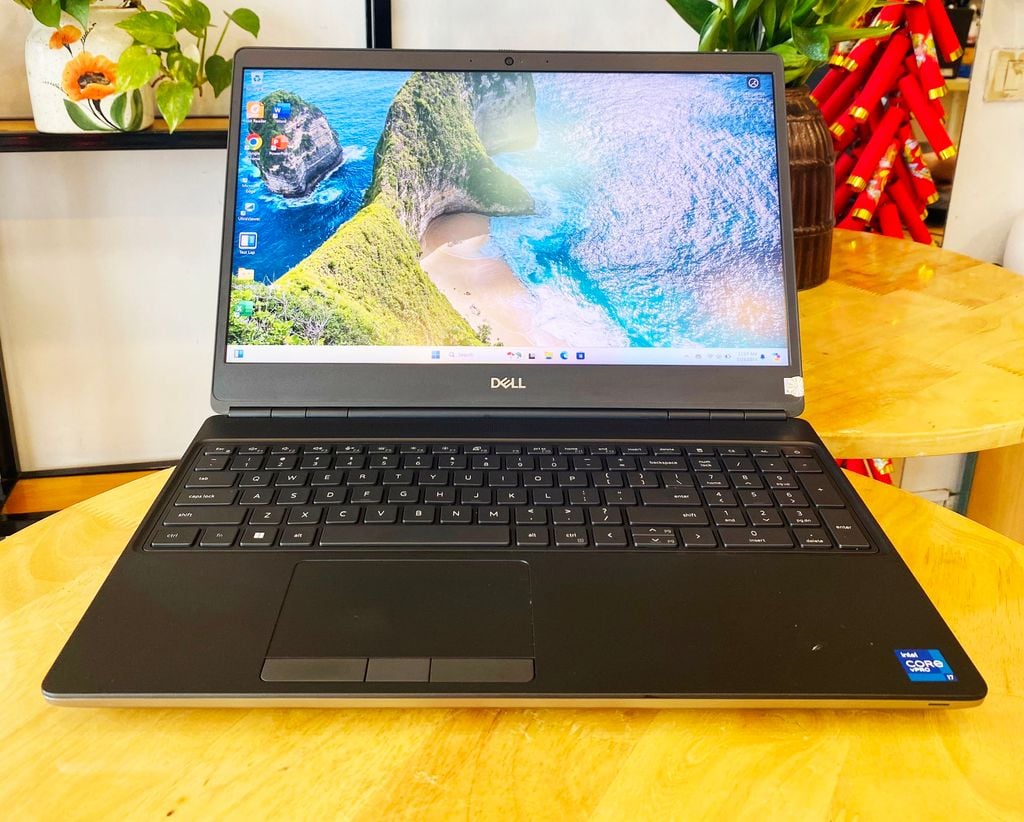 Laptop đồ họa Dell Precision 7560/CPU: i7-11850H |RAM 32Gb | SSD Nvme 512Gb | VGA NVIDIA Quadro T12000 GDDR5 4 GB |LCD 15.6' FHD 1920 x1080, | 6-cell, 68 WHr, Lithium-ion |WIN 10 Bản Quyền