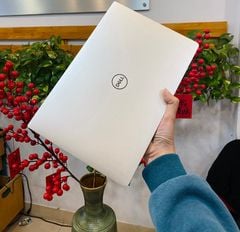Dell XPS 13 9370 CPU Core i7 8665U/Memory 16 GB/SSD 512Gb NVME/LCD 13.3-inch 4K (3840 x 2160) UHD touchscreen/Batery Battery 52 WHr 
