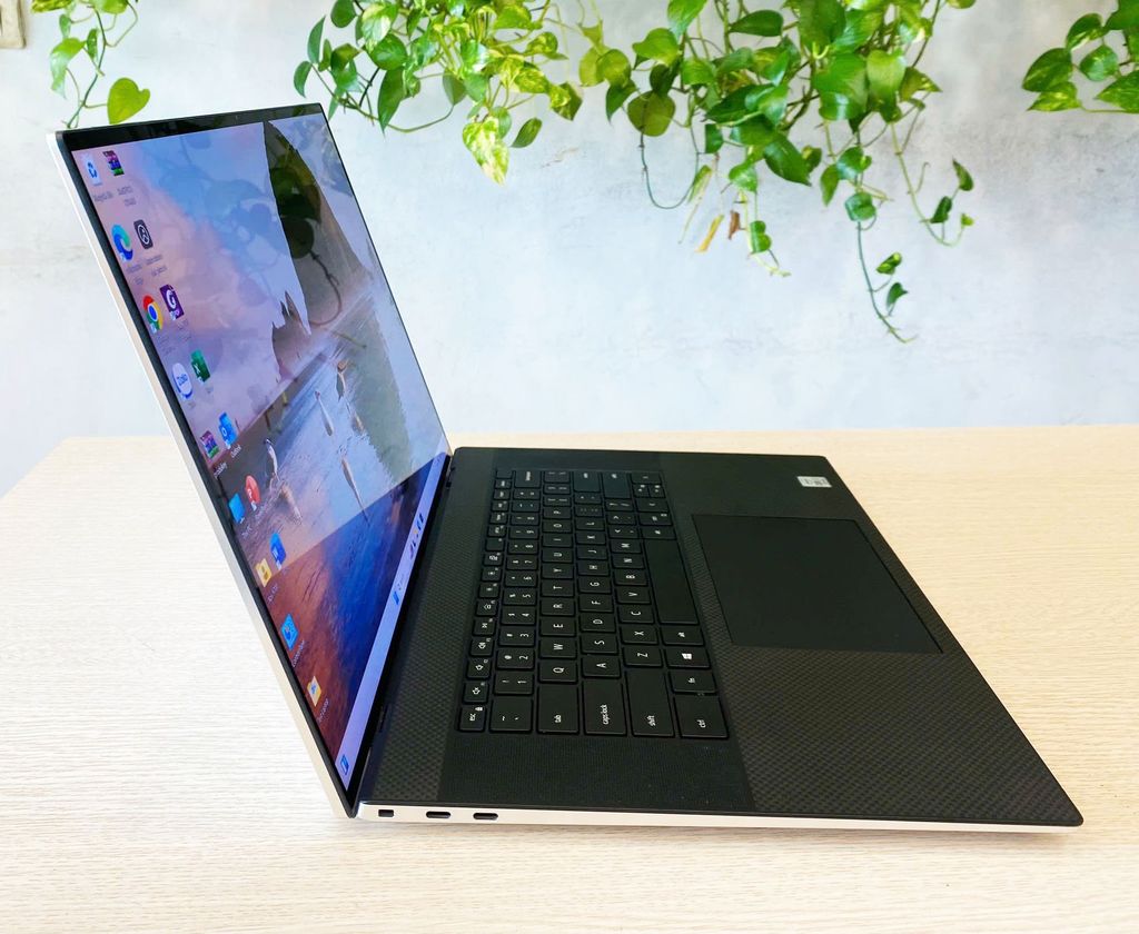 Dell XPS 17 9700 CPU/Core i7 1075H/Memory 32Gb/SSD Nvme 512GB/VGA NVIDIA® GeForce RTX™ 2060 6GB/ LCD 17' 4K/OS WIN 11/ Linew