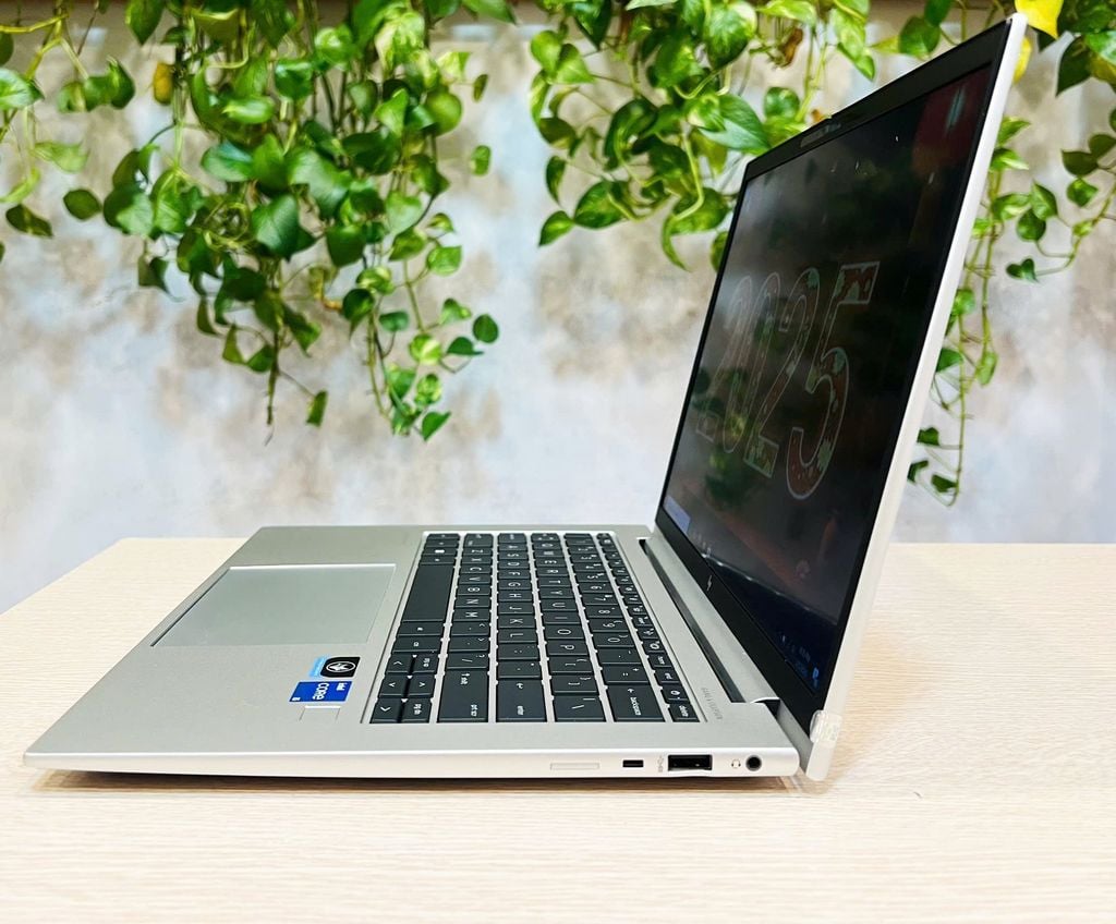 Laptop Hp Eltebook 840G9 CPU i5 1235U/RAM 16Gb/SSD Nvme 512Gb/LCD 14' FHD/Batery 4 Cell/Mầu bạc/WIN 11