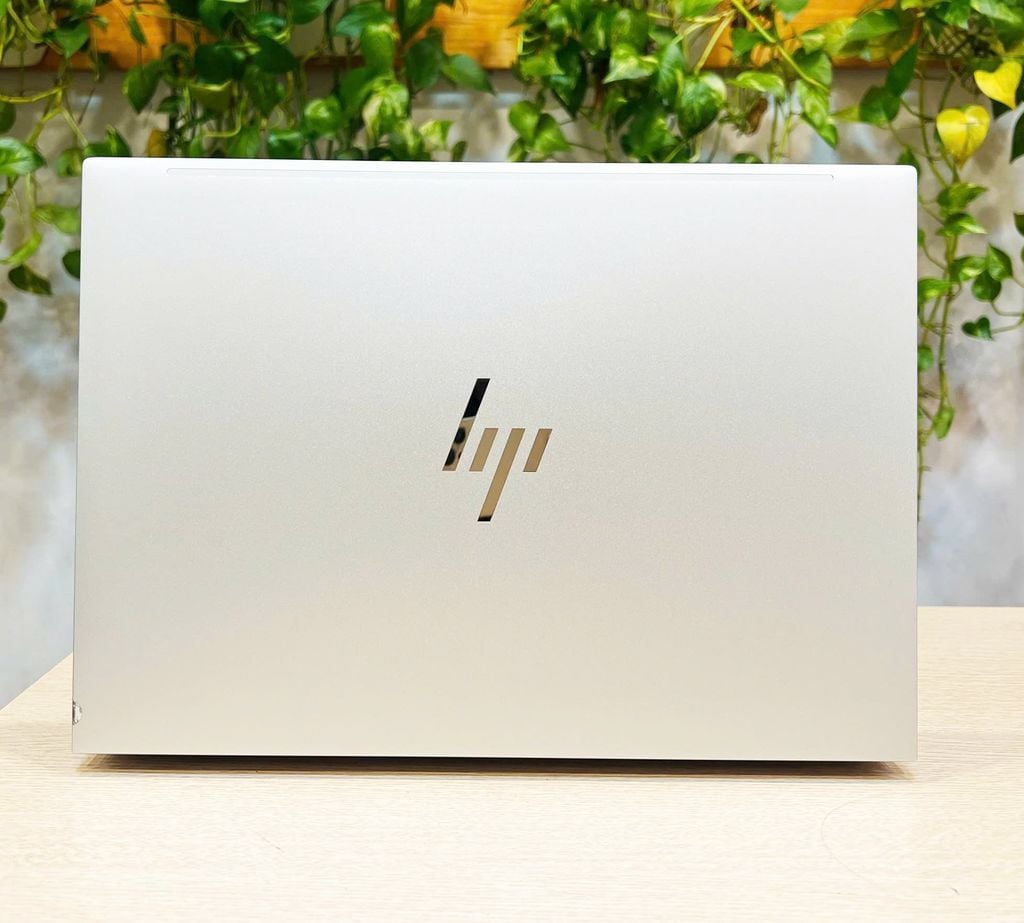 Laptop Hp Eltebook 840G9 CPU i5 1235U/RAM 16Gb/SSD Nvme 512Gb/LCD 14' FHD/Batery 4 Cell/Mầu bạc/WIN 11