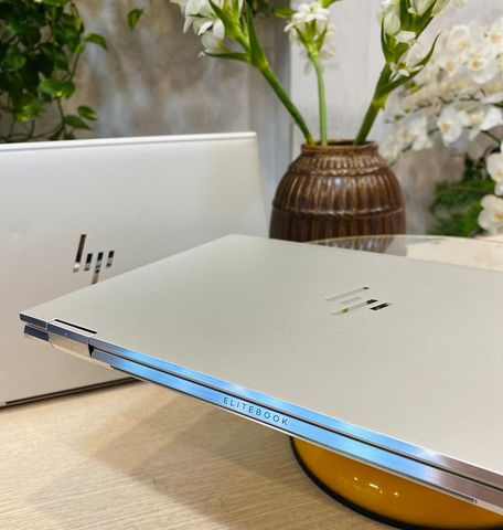 HP EliteBook x360 1030 G8