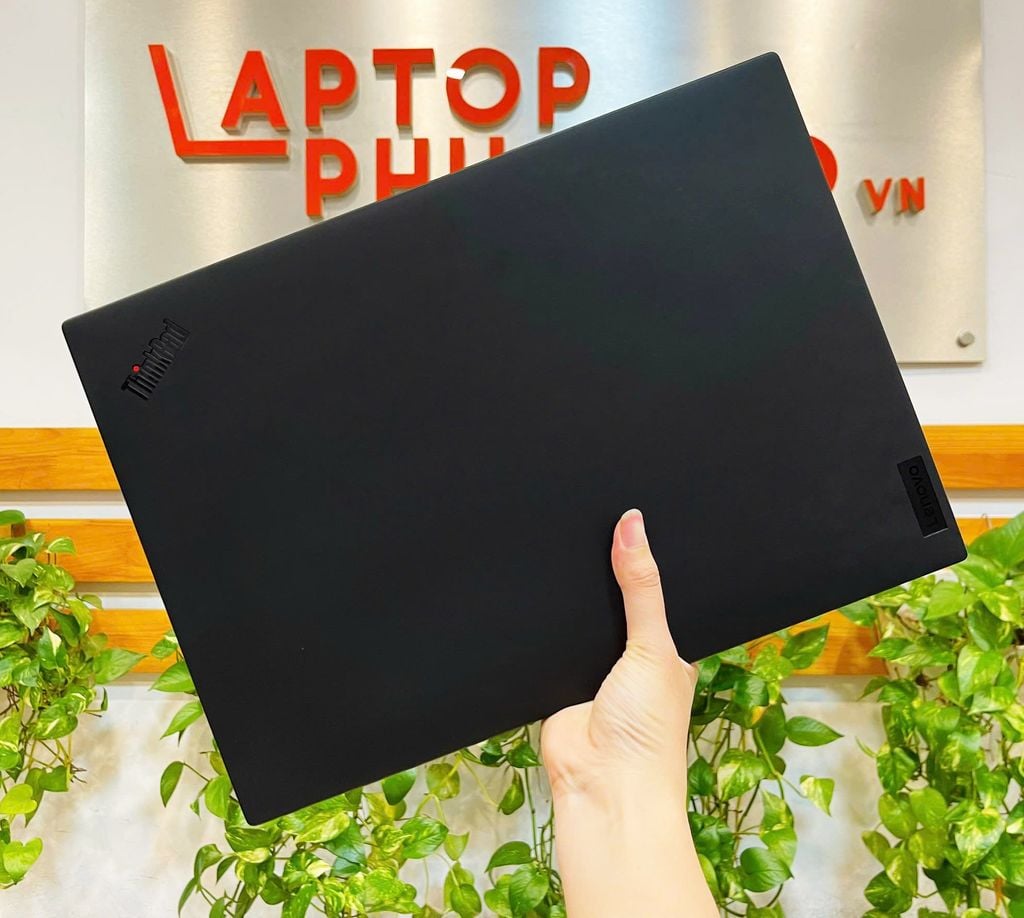 Lenovo ThinkPad P1 Gen 6 CPU:Core I7 13700H/Memory 32Gb/SSD Nvme 512Gb/VGA NVIDIA® RTX 2000 8G/Display  16