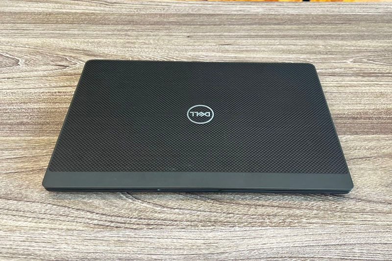 Dell Latitude 7300/CPU i5 8350U/RAM 8GB DDR4 2400MHz/LCD 13.3' FHD (1920 x 1080)/SSD Nvme 256Gb/Batery 3 Cell/WIN 10 bản quyền