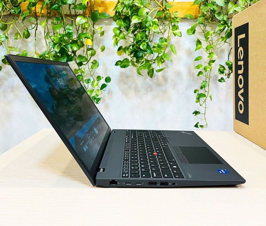 Lenovo Thinkpad P16s Gen 1 16