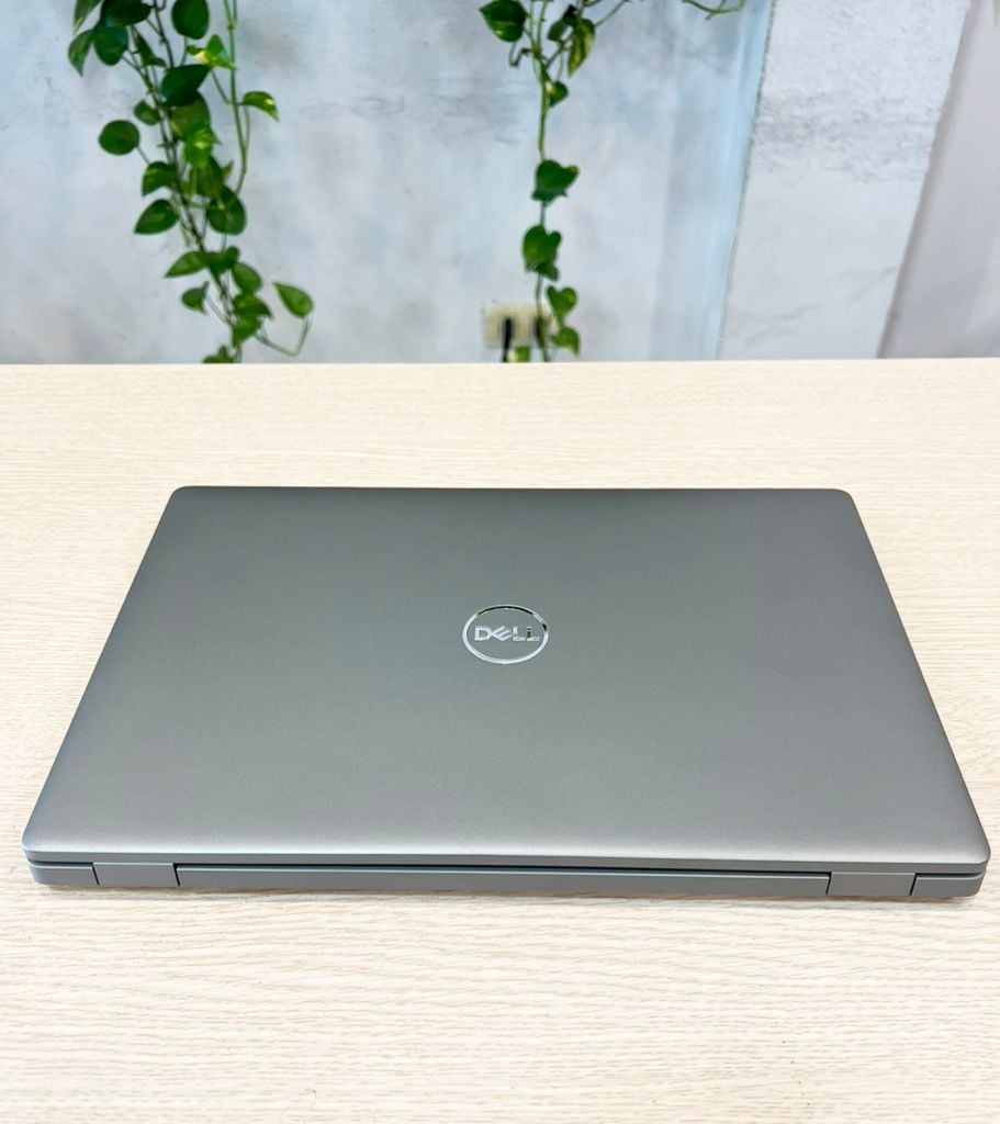 Dell Latitude 5410 CPU Core i5 1021u/Memory 16G/SSD Nvme 256Gb/Display 14' FHD/Battery 4 Cell/WIN 10