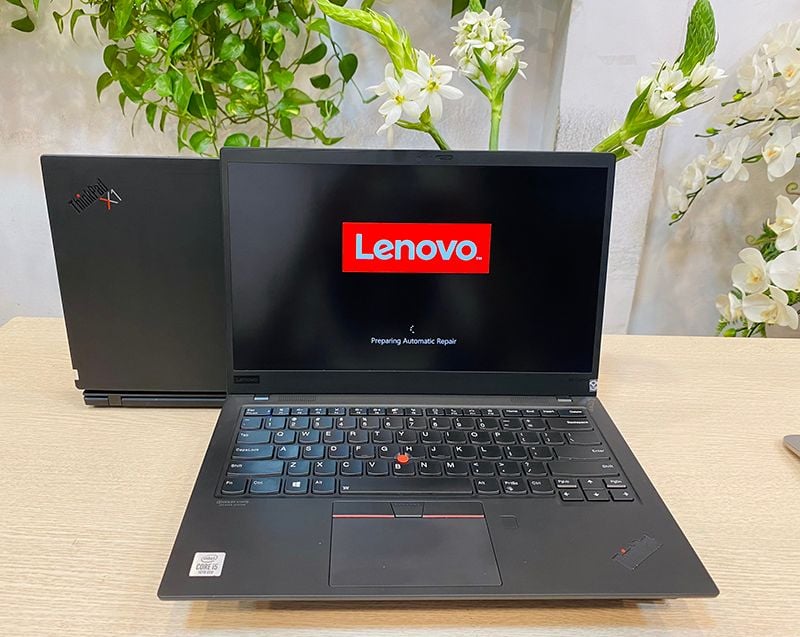 Laptop Lenovo ThinkPad X1 Carbon Gen 8/CPU  Core i5 1031u/RAM 16Gb/SSD Nvme 256Gb/LCD 14' FHD - WIN 10 OEM, Linew