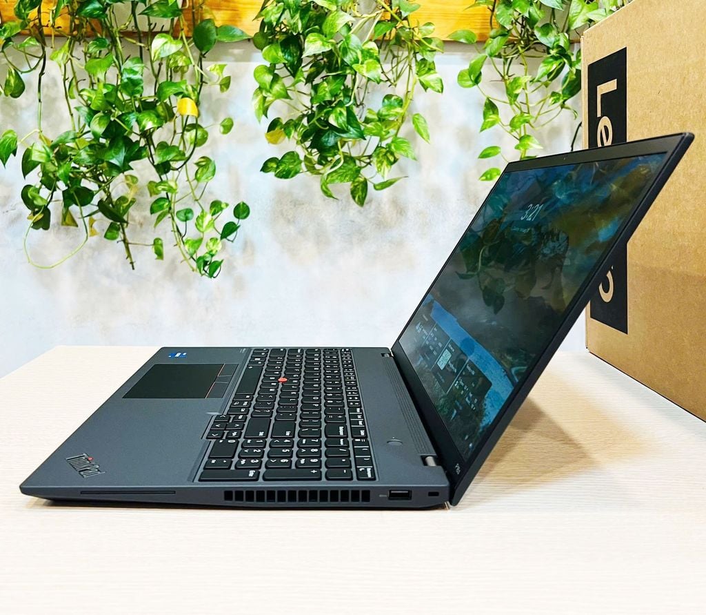 Lenovo Thinkpad P16s Gen 1 16