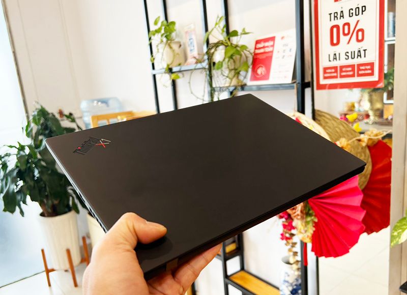 Laptop Lenovo ThinkPad X1 Carbon Gen 8/CPU Core i7 1061u/RAM  16Gb/SSD Nvme 256Gb/ LCD 14' FHD/WIN 10 OEM/Linew